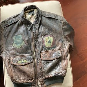 Men’s vintage leather A-2 flight jacket